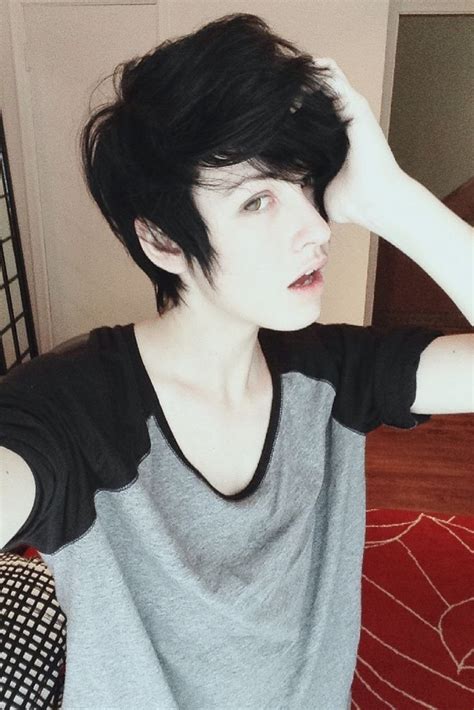 Non binary hairstyles rogynous haircuts and styles that defy. Pin by Lost boy on cosplay | Pinterest | Emo, Haircuts and ...