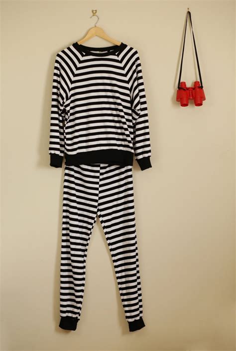 Black And White Striped Winter Pajamas Top 90s 70s 60s Cute