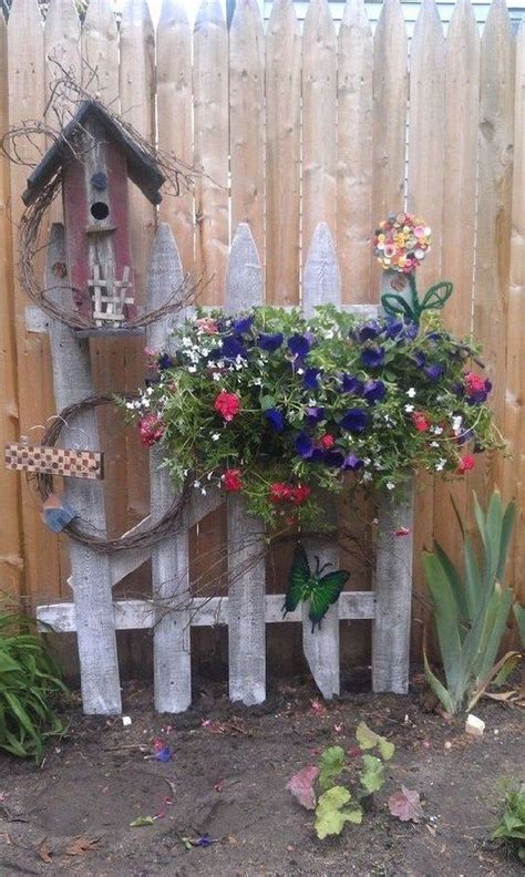 30 Beautiful Garden Fence Decorating Ideas To Follow Garden Fence