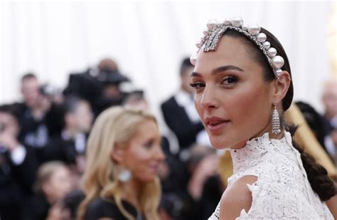 Wonder woman 1984 struggles with sequel overload, but still offers enough vibrant escapism to satisfy fans of the franchise and its classic central character. Gal Gadot struts her stuff at Met Gala - The Jerusalem Post