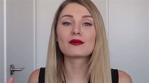 Its Ok To Be White Far Right Youtuber Lauren Southern Lands In