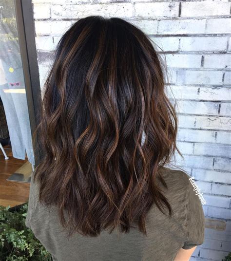 Pretty Wavy Hairstyle With Choppy Layers Hair Styles Brown Hair