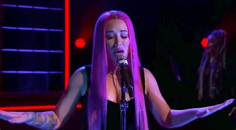 Iggy Azalea S Savior Late Night Performance Is Graceful And Polished