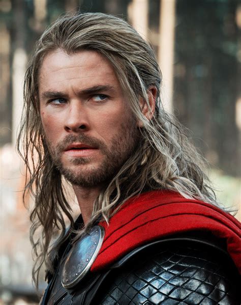 What is chris hemsworth's hairstyle called? Chris Hemsworth, Oscars Presenter: 5 Fast Facts You Need ...