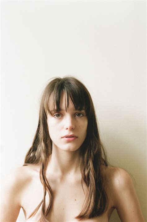 Stacy Martin 髪型 女性 映画