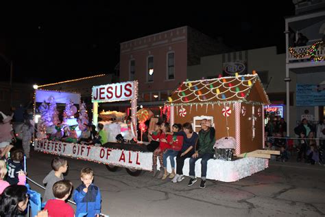 Lost Pines Christmas Features Parade Snow Day And More Elgin Courier