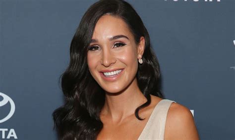 What Plastic Surgery Has Kayla Itsines Gotten Body Measurements And Wiki Surgery Lists
