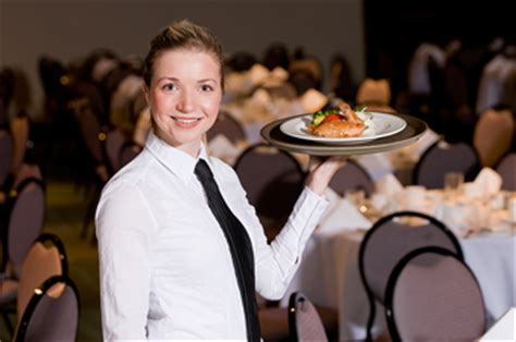 Yes, this hotel has a pool. The 10-Step Guide to Stress-Free Waiting Tables | ToughNickel