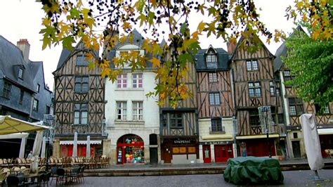 Le vieux Tours - Place Plumereau et alentours - YouTube