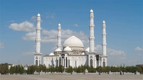 Belle Mosqu E Hazrat Sultan Astana Sur Un Ciel Bleu Propre Astana