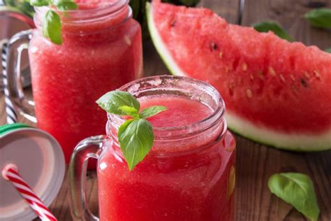 Healthy breakfasts you can whip up fast, including delicious vegan dishes, creamy smoothies, whole sometimes simple is just better. 5 Easy and Tasty Juicing Recipes For Beginners | Juicing ...