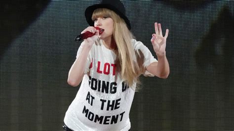 Taylor Swift Extends Eras Tour To 2024 Nbc Chicago