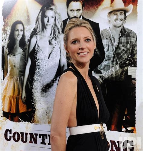 Photo Shana Feste Arrives At The Country Strong Screening In Beverly Hills Lap2010121438