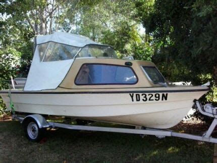 Pongrass Half Cabin Fibreglass Runabout Boat Motorboats Powerboats My
