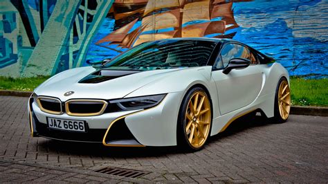 Man wraps his bmw i8 supercar in black velvet and general weirdness from supercar hot spot sloane street. Bmw I8 Gold Wrap