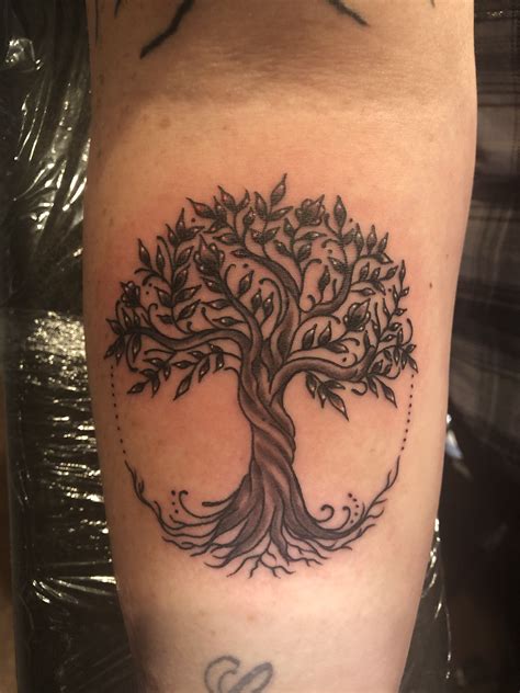 Family Tree Tattoo Ideas For Women