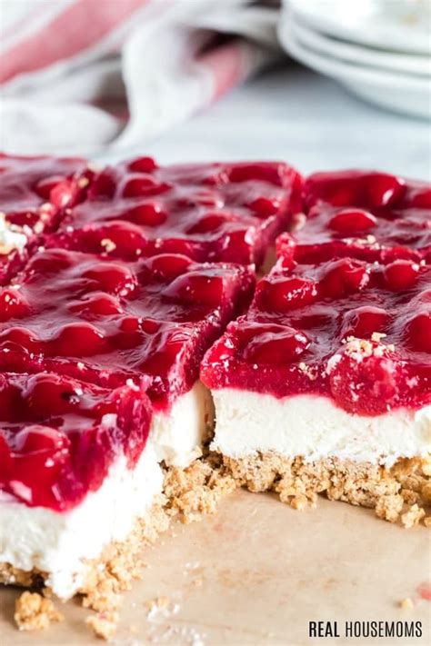No Bake Cherry Cheesecake ⋆ Real Housemoms