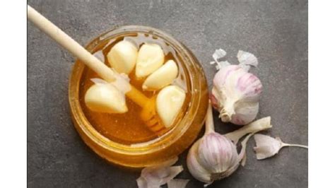 Wow manfaat menakjubkan makan bawang putih dengan madu selama 7 hari,jika ingin merasakan khasiat dari bawang putih. 4 Khasiat Tersembuyi dari Seduhan Bawang Putih dan Jahe ...