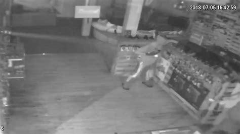 Burglars Break Into Columbus Gun Store Steal Multiple Firearms Youtube