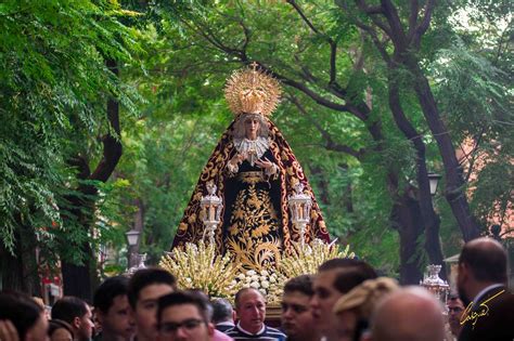 Fue en este avión que el 1 de septiembre de 1925, el aviador cusqueño alejandro velasco astete llegó nuevamente a la ciudad desde lima cruzando los andes. Los cultos en honor a Nuestra Señora de los Dolores ...