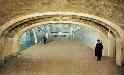 5 secret spots only real new yorkers know about. The whispering gallery in Grand Central Terminal | Gallery ...