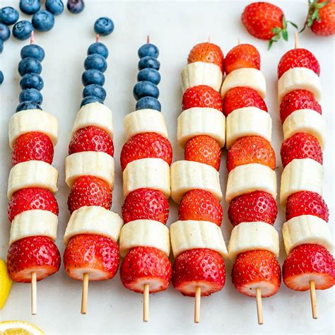 This fourth of july fruit & cake push pops recipe is easy to make and fun to share! 4th of July Fruit Skewers | Recipe in 2020 | Clean eating kids, Vegan recipes easy, Easy family ...