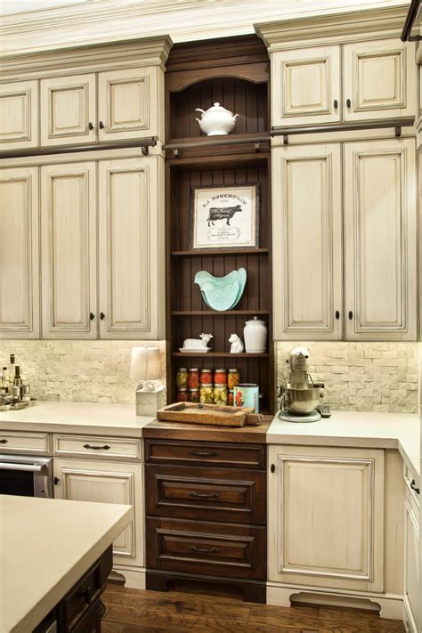 Explore images not only for inspiration, but to explore practical remodeling ideas and innovative design. Kitchen Cabinets Gallery of Images and Ideas -- Cabinet ...