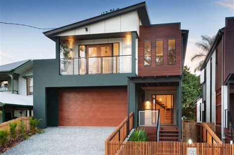 Modelnya yang unik akan membuat eksterior rumah terlihat cantik dan modern. Pagar Rumah Minimalis Modern | Blog QHOMEMART