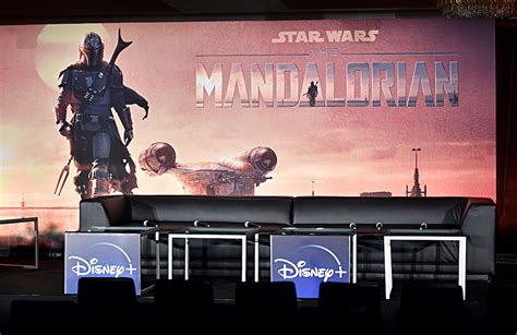 The Mandalorian Star Weighs In On His Potential Force Abilities In