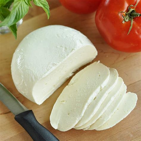 How To Make Homemade Mozzarella Recipe Food Food Recipes Homemade Cheese