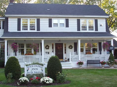 Remodelaholic | Real Life Rooms: Colonial Porch Curb Appeal | Porch