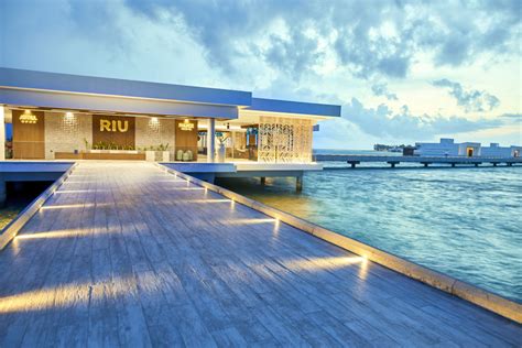 Außenansicht Hotel Riu Palace Maldivas Kudahuvadhoo Holidaycheck