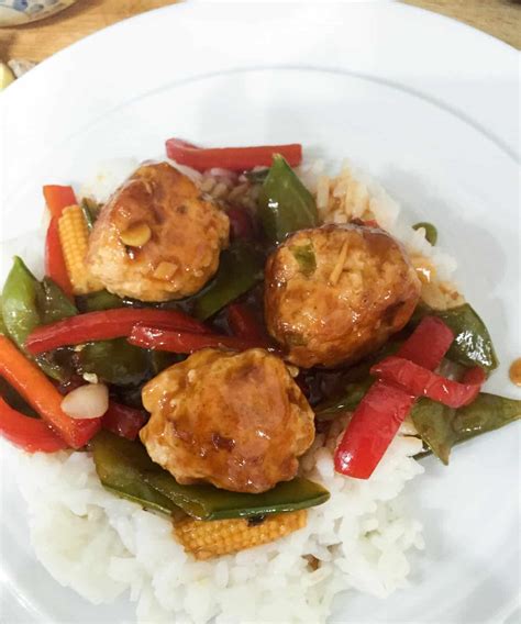 Put all ingredients in a slow cooker and cook on low for at least 4 hours. Low Calorie Sweet and Sour Turkey Meatballs | Farmersgirl ...