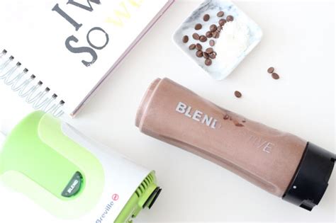 Even if i'm scarfing it down in my pjs before i go to bed. Chantelle | Creamy Chocolate Avocado Milkshake!