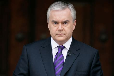 Simple Way BBC Newsreader Huw Edwards Shed St And