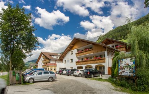 Werden auch sie ein teil der community und posten sie ihre urlaubserlebnisse. Kurzurlaub mit Hund in Steinhaus im Ahrntal | mydays