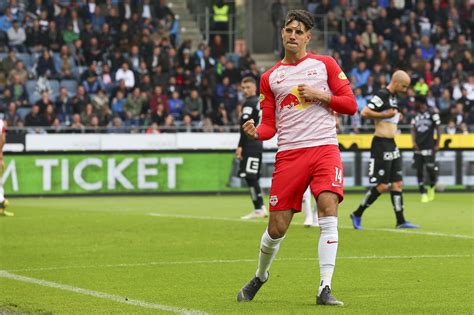 Oct 25, 2000 · dominik szoboszlai, 20, from hungary rb leipzig, since 2020 left midfield market value: Szoboszlai a világ hetedik legértékesebb fiatal ...