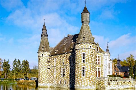 It's easy, fast and secure! Wasserschloss Jehay in Amay, Belgien | Franks Travelbox
