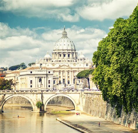 Peter's basilica there was another church in roughly the same location with the same name, now often referred to as the old st. St Peter's Basilica, Vatican City - Map, Facts, Location ...
