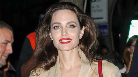 Angelina Jolie Drops Pitt From Surname