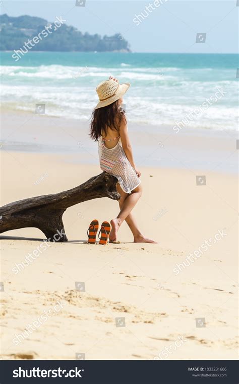 Photo De Stock Woman Nude Nude Beach Shutterstock
