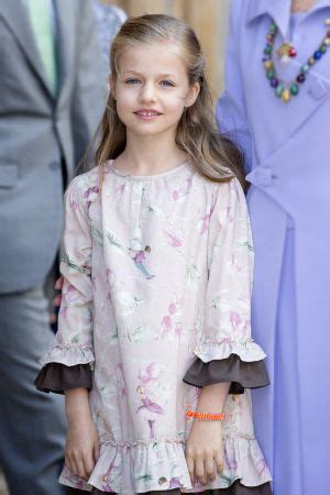 Leer uw kind of cliënt de tong zo veel mogelijk op de goede plaats te houden. O Rei da Espanha abdica: Leonor vira princesa ...