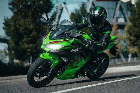 Kawasaki Ninja 400 2018 Road Test Review Vlrengbr