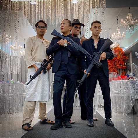 Kl gangster follows malek (aziz) who is a former gangster fresh out of prison, wanting to change his life. Drama KL Gangster Underworld Season 2 Tonton Ep 1 Hingga ...