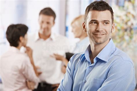 Hombre De Negocios Feliz En Oficina Imagen De Archivo Imagen De