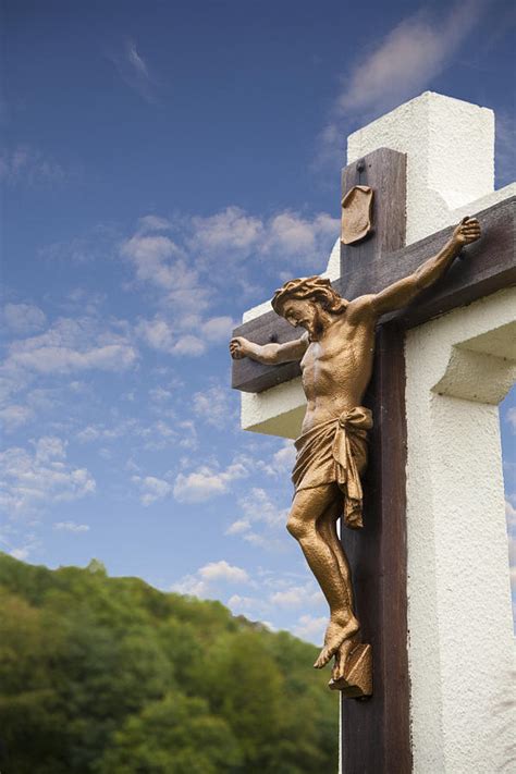 Sculpture Of Jesus Christ On The Cross Hoodoo Wallpaper