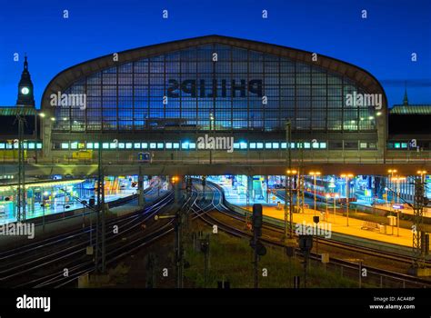 Main Train Station Hamburger Hauptbahnhof At Dusk Hamburg Germany