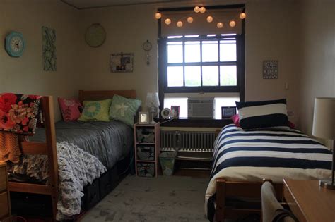 Последние твиты от miami university (@miamiuniversity). Wells Hall room size | Hall room, Dorm room, Room