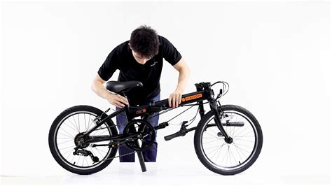 Dahon folding bikes are uniquely designed to fold and compact easily down to a convenient size that is transported friendly, especially on trains. What Is Dahon Glo Bike / Folding Bicycle Dahon Bike Glo Kaa061 Bullet Archer D6 6 Speed Aluminum ...