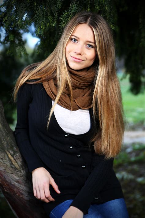 Czech Girl In Kampa Garden In Prag Foto And Bild Portrait Portrait
